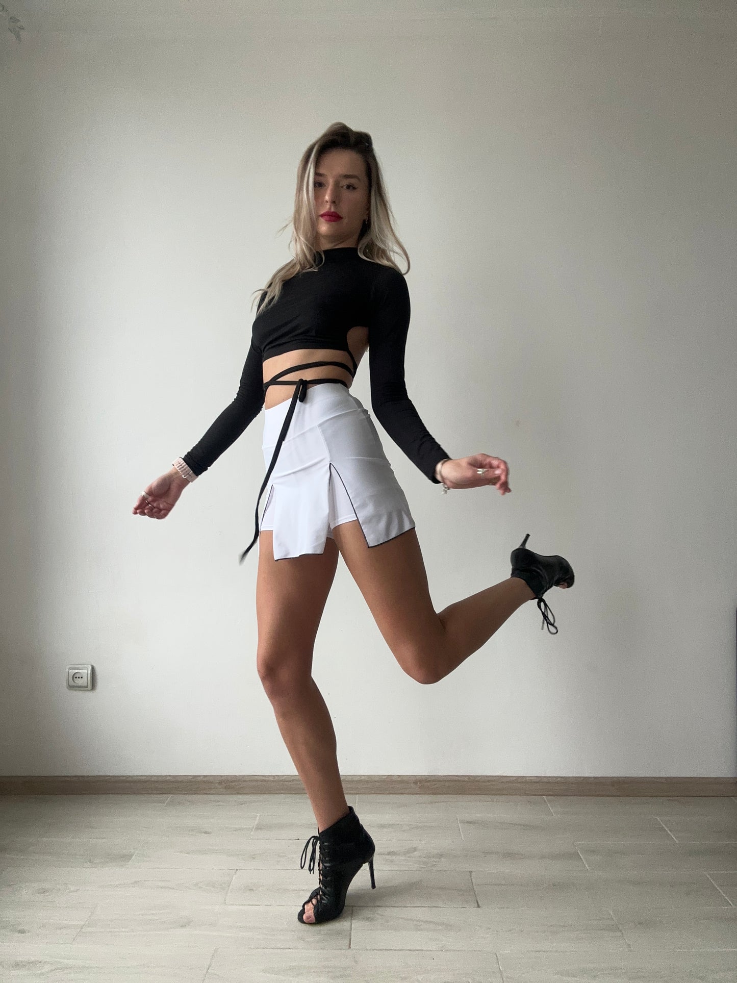 Black Backless Knit Crop Top