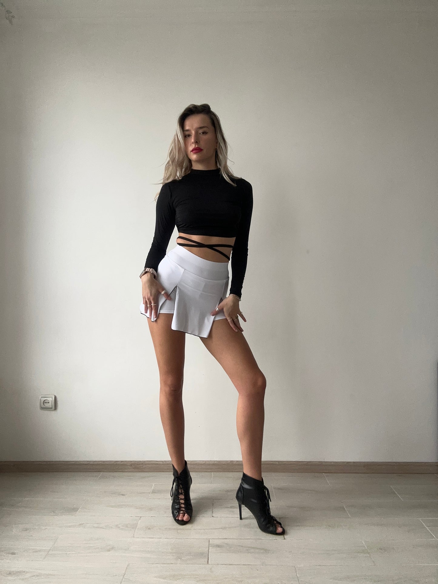 Black Backless Knit Crop Top