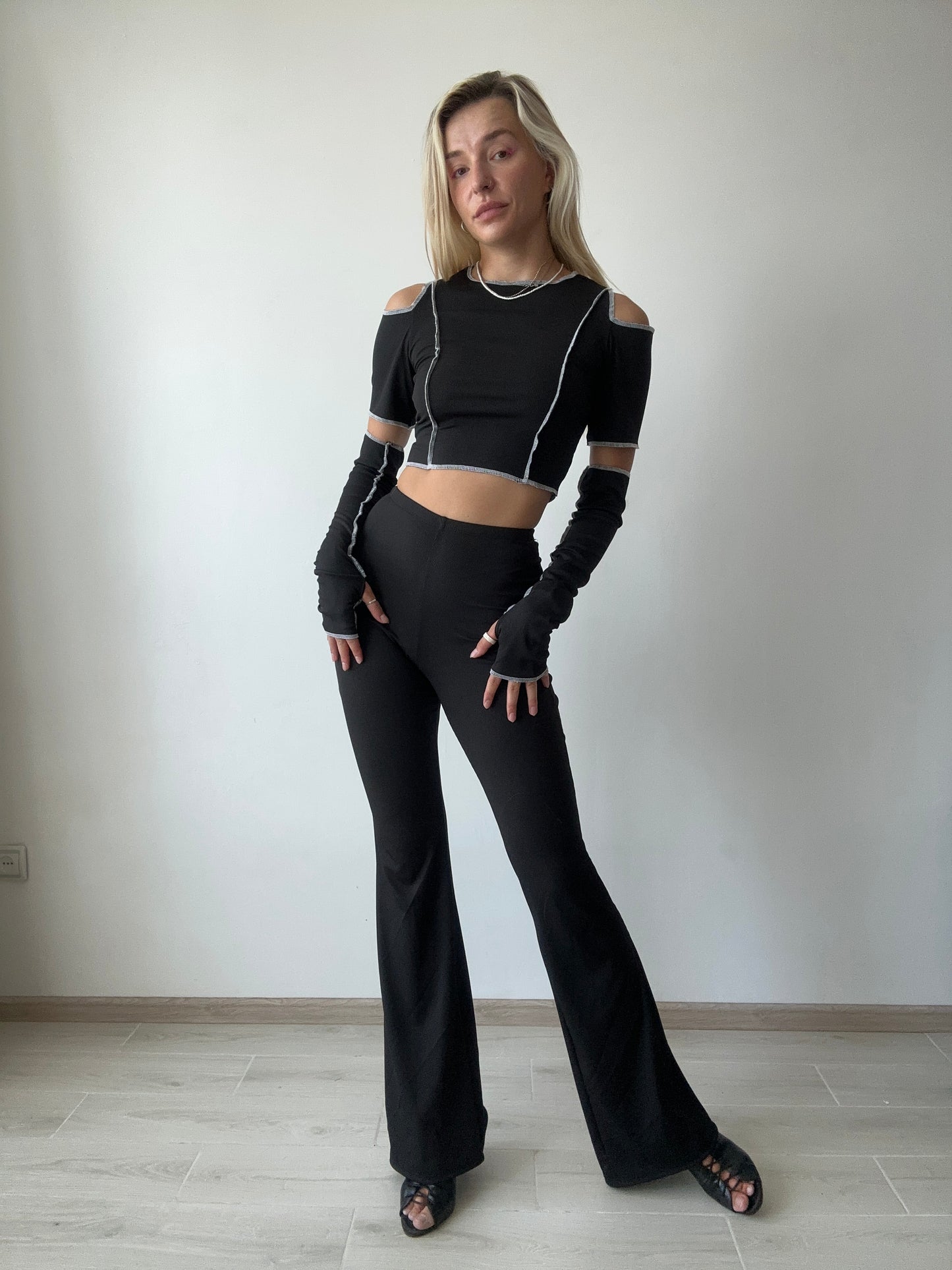 Black Ribbed Dance Gloves