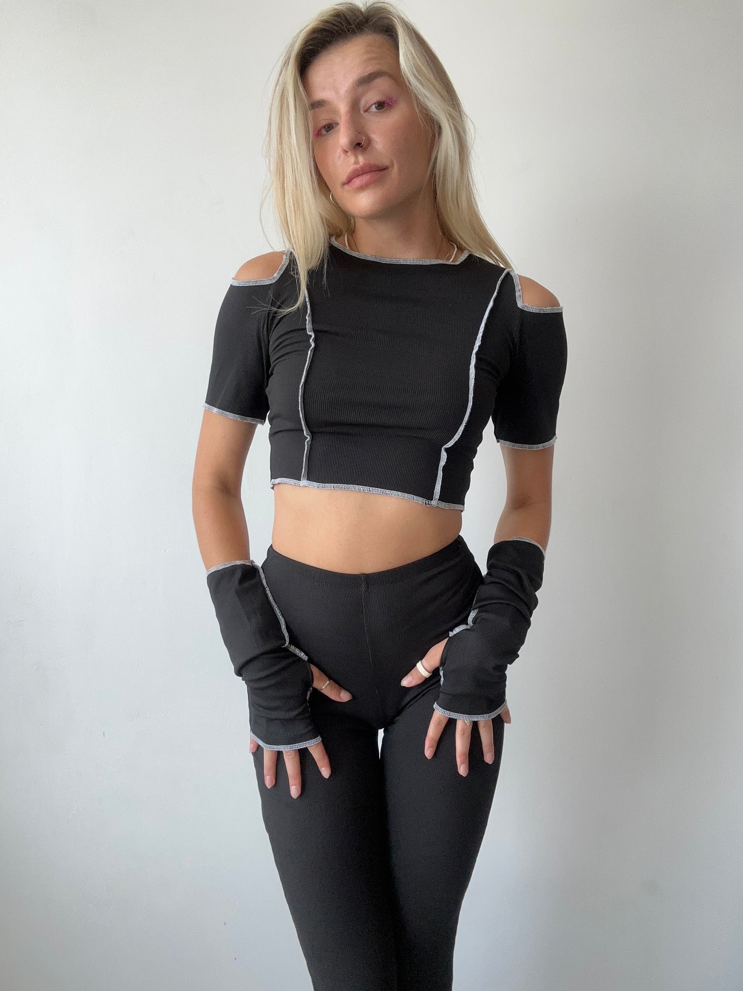 Black Ribbed Dance Gloves