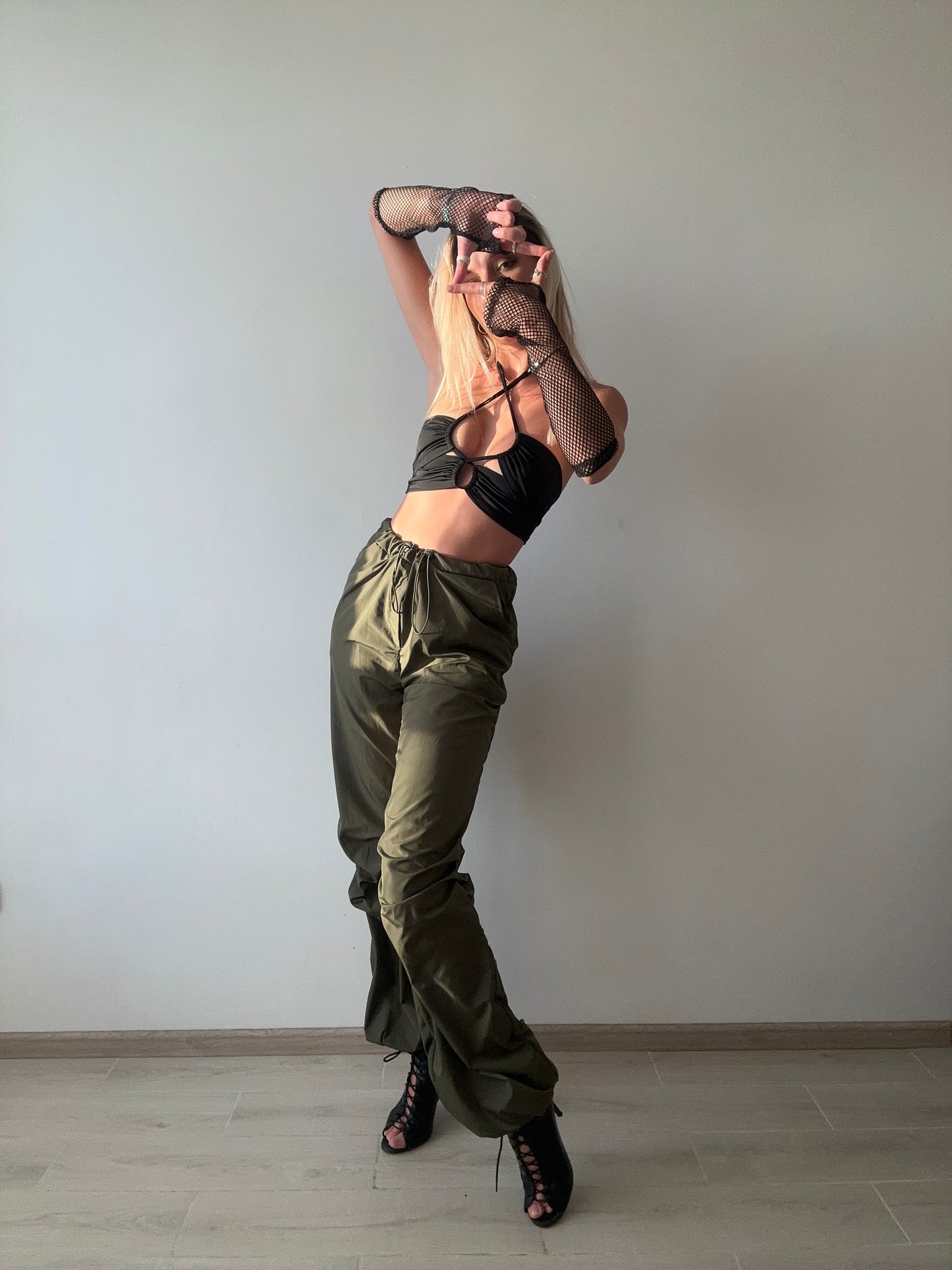 Black Mesh Fingerless Wrist Gloves