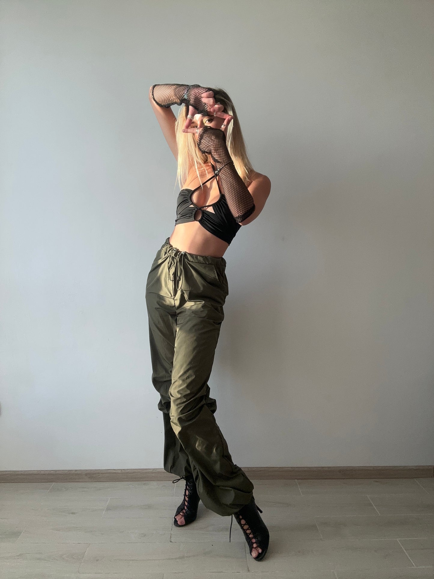 Black Mesh Fingerless Wrist Gloves