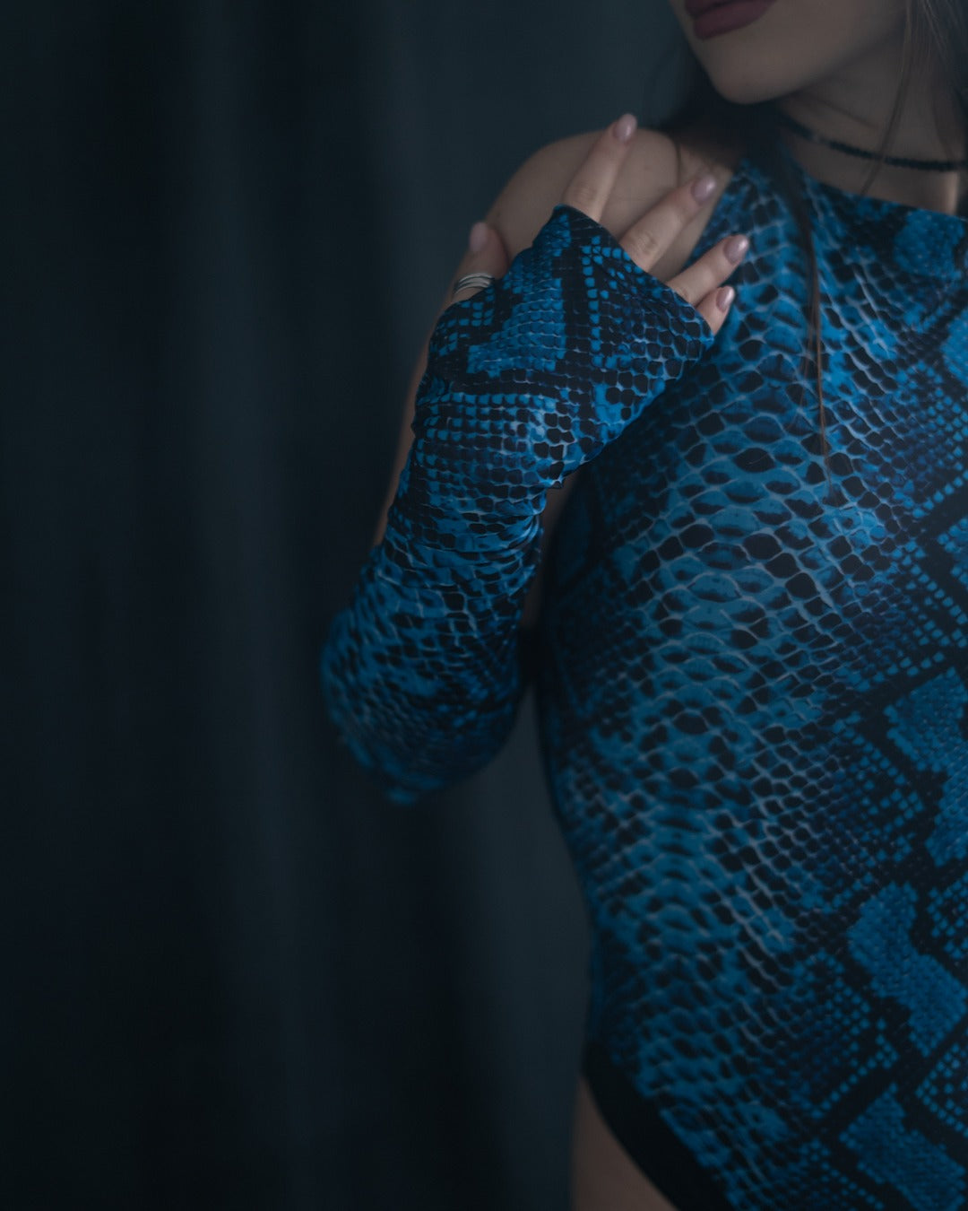 Blue Snake Print Fingerless Sleeves