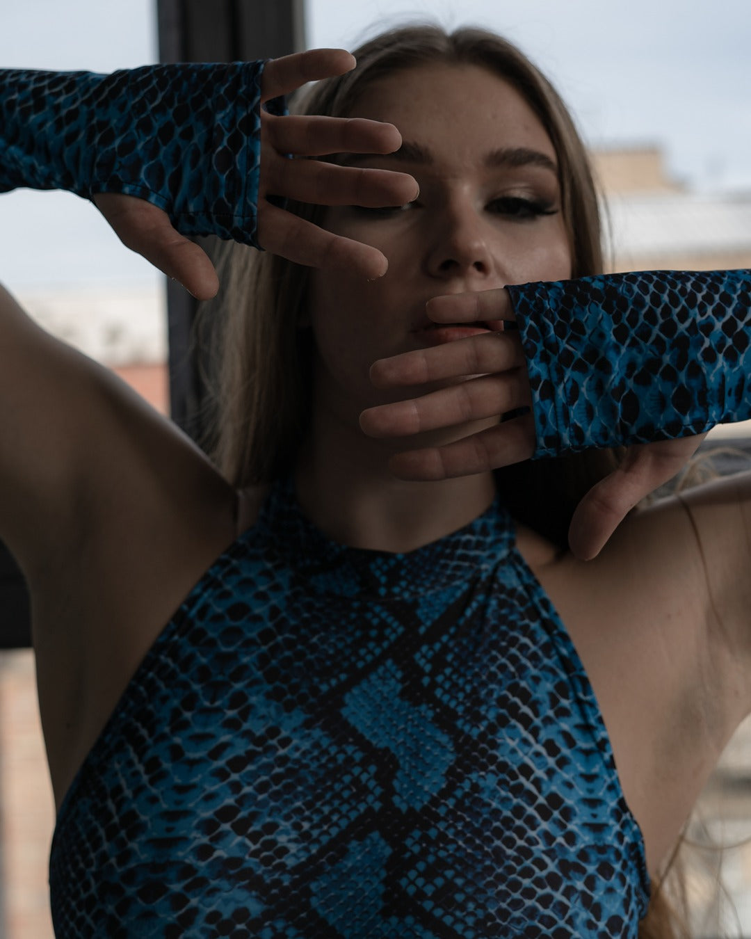 Blue Snake Print Fingerless Sleeves
