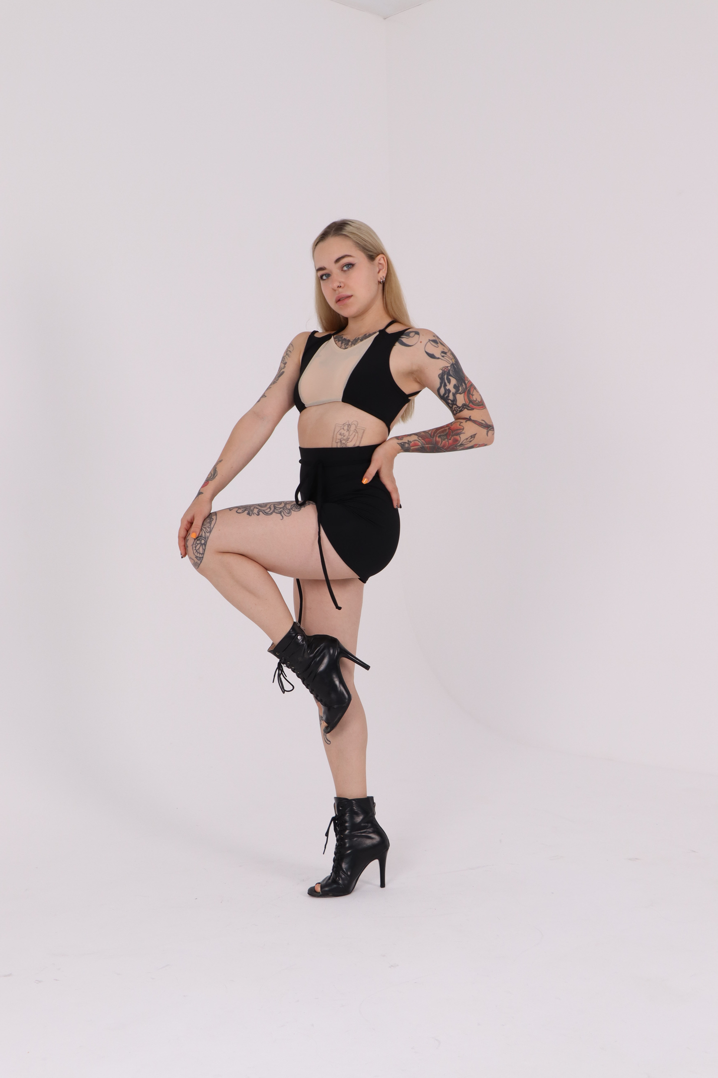 Two-Tone Decollete Performance Top