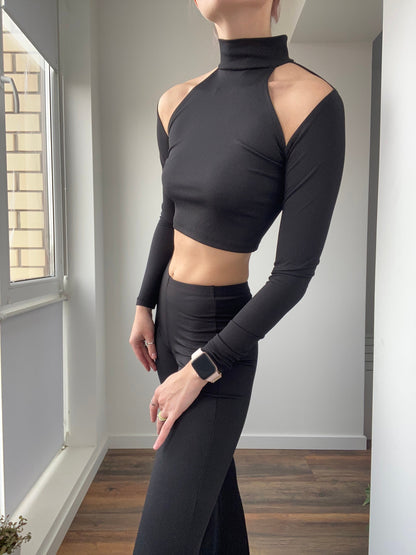 Black Ribbed Knit Long Sleeve Crop Top